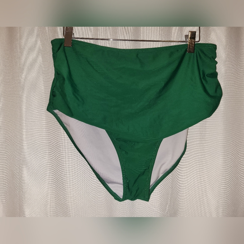 Bikini - Picture 10 of 12